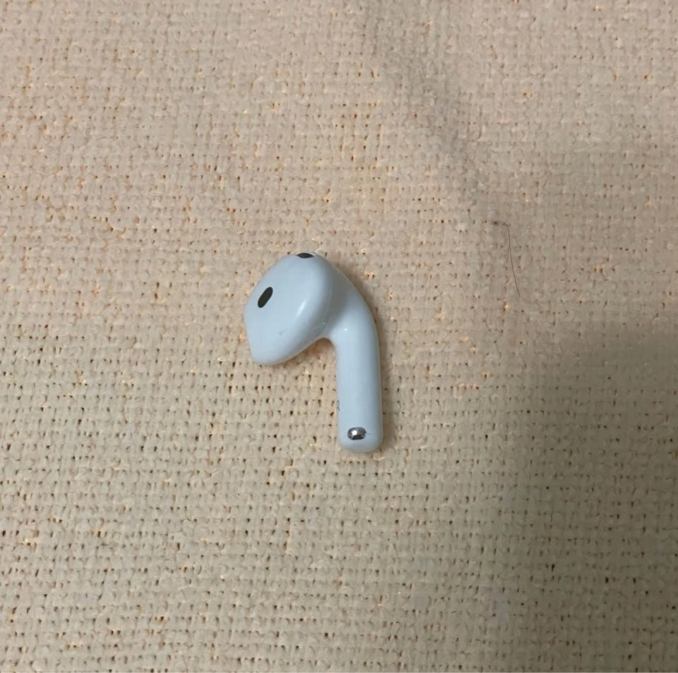 Replacement Right AirPod (3rd Generation) - photo 2