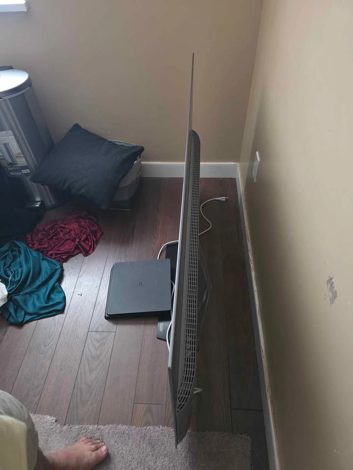 LG 55 INCH OLED TV AND PS4 1TB SLIM - photo 2