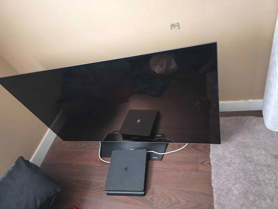LG 55 INCH OLED TV AND PS4 1TB SLIM - photo 4