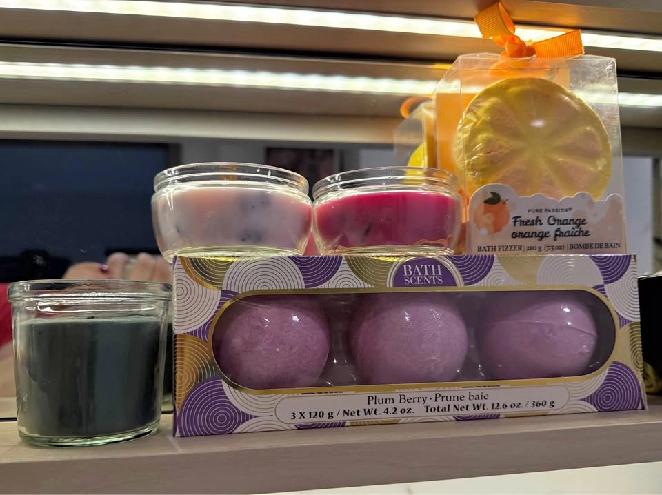 Bathroom Bundle ~ Bath Bombs, Candles & Mini Lego Flower