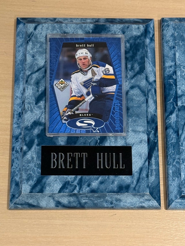 Upper Deck Brett Hull and Joe Sakic Plaque Set - photo 3