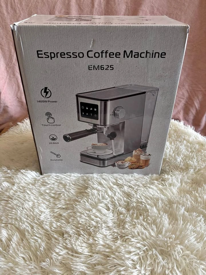 Espresso Coffee Machine EM625