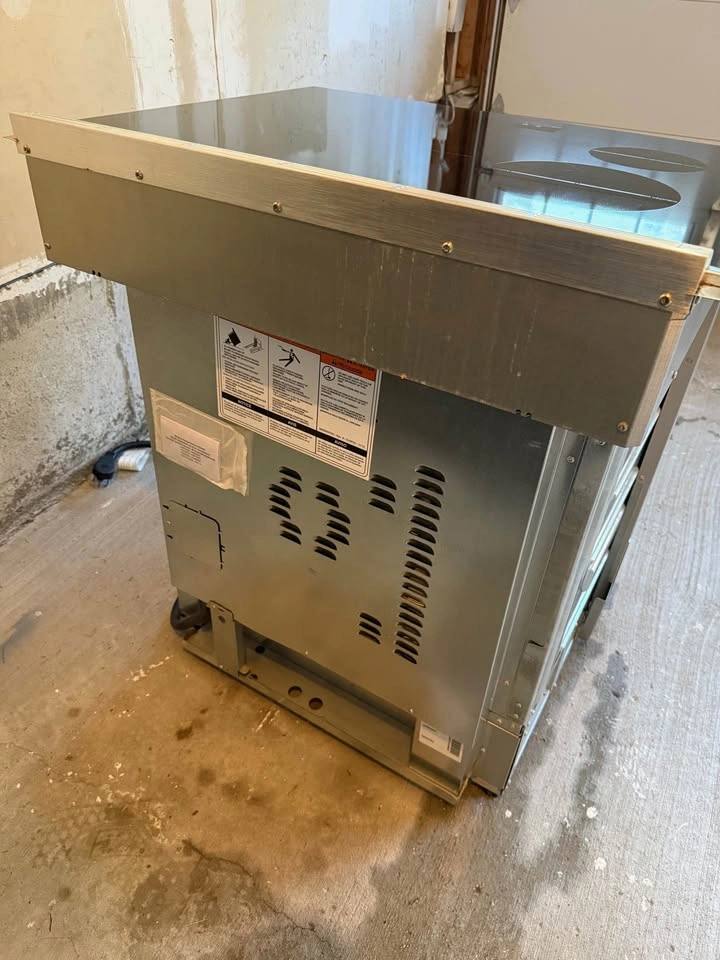 Bosch 800 Series 30" Slide-In Induction Range HII8056C - photo 5