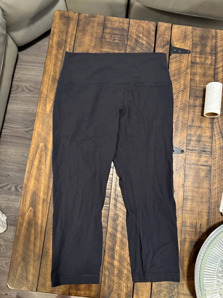 Lululemon Black Leggings - Size Small/Capris