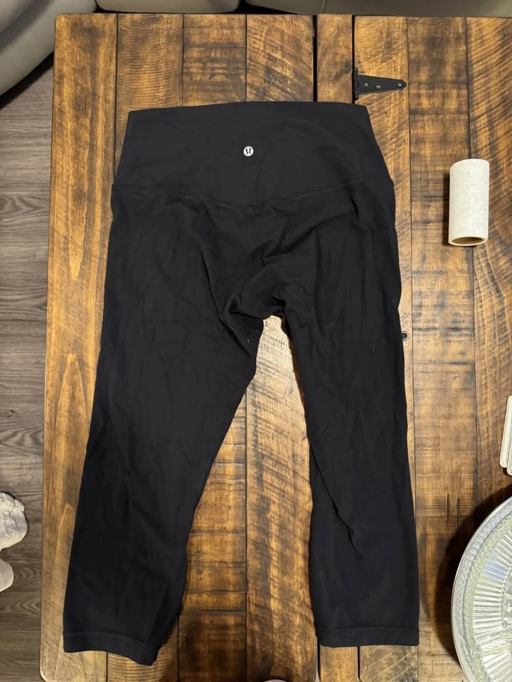 Lululemon Black Leggings - Size Small/Capris - photo 3