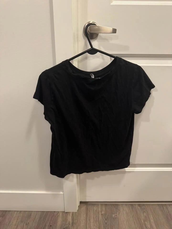 H&M Divided Black 'Love' T-Shirt - photo 2