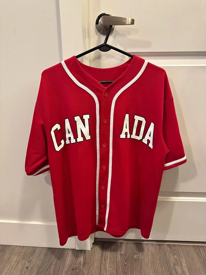 Urban Heritage Canada Baseball Jersey - Size Medium
