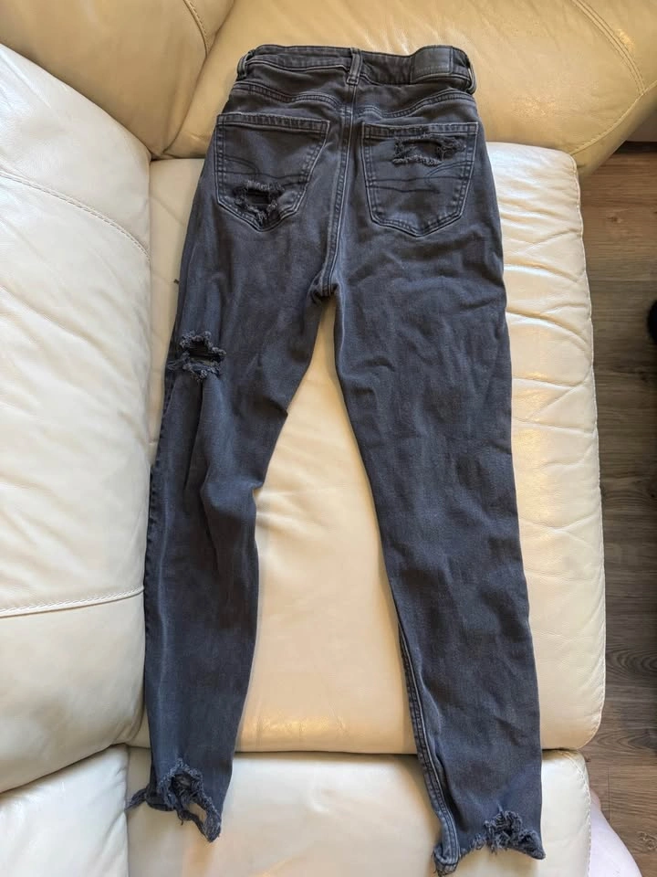 American Eagle Distressed Jeans Size 00 - photo 2