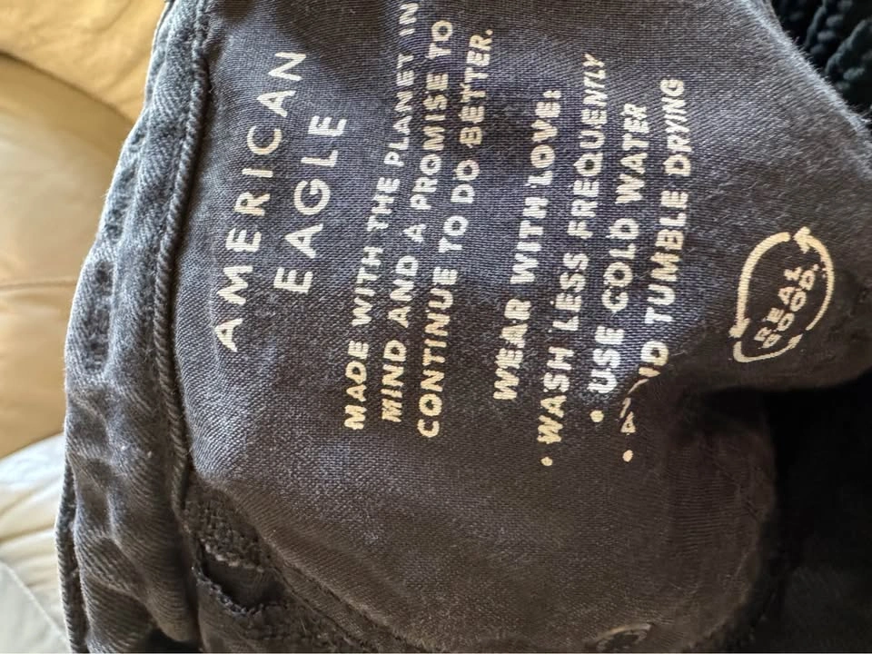 American Eagle Distressed Jeans Size 00 - photo 3