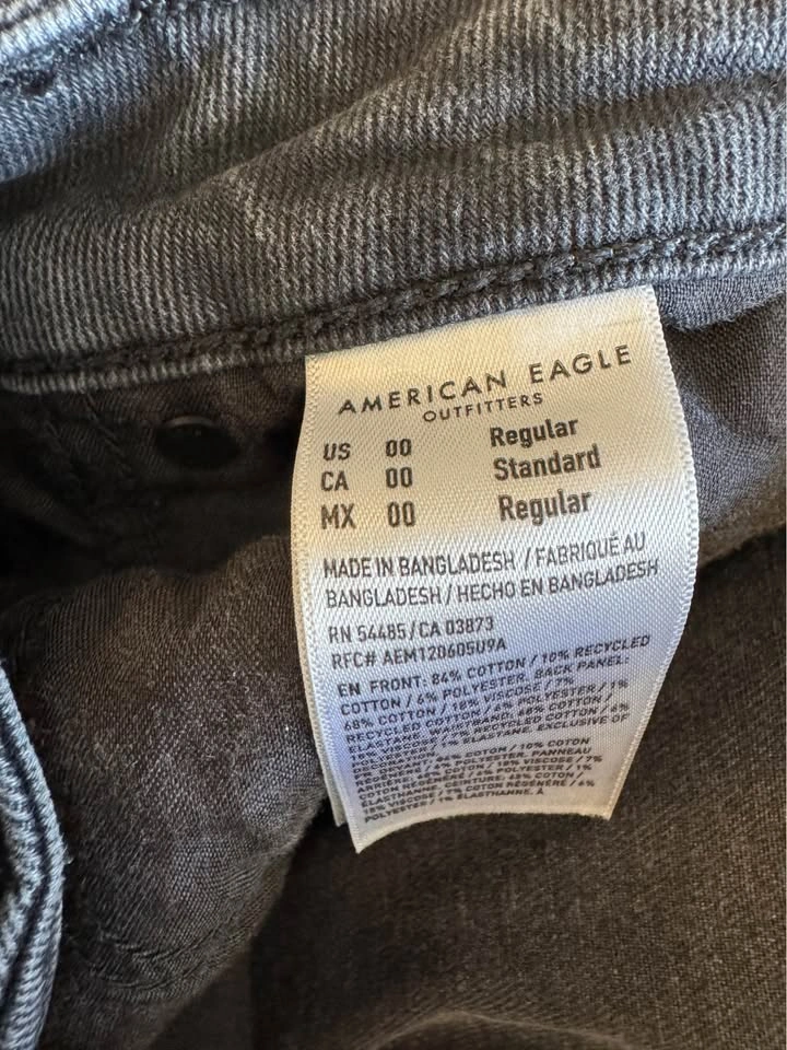 American Eagle Distressed Jeans Size 00 - photo 4