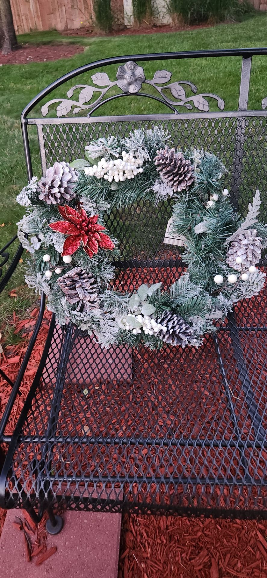 New w tag beautiful Christmas wreath