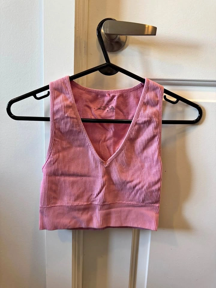 Womens Pink Ribbed V-Neck Crop Top