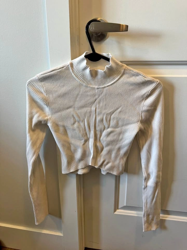 Garage White Ribbed Mock Neck Long Sleeve Crop Top - Small