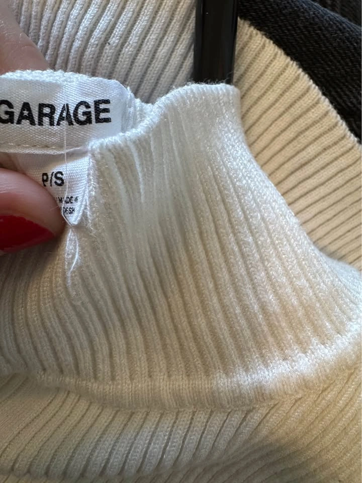 Garage White Ribbed Mock Neck Long Sleeve Crop Top - Small - photo 3