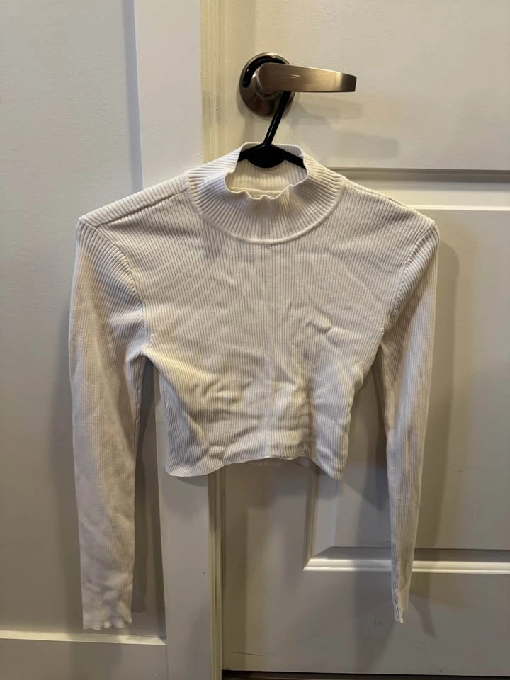 Garage White Ribbed Mock Neck Long Sleeve Crop Top - Small - photo 4