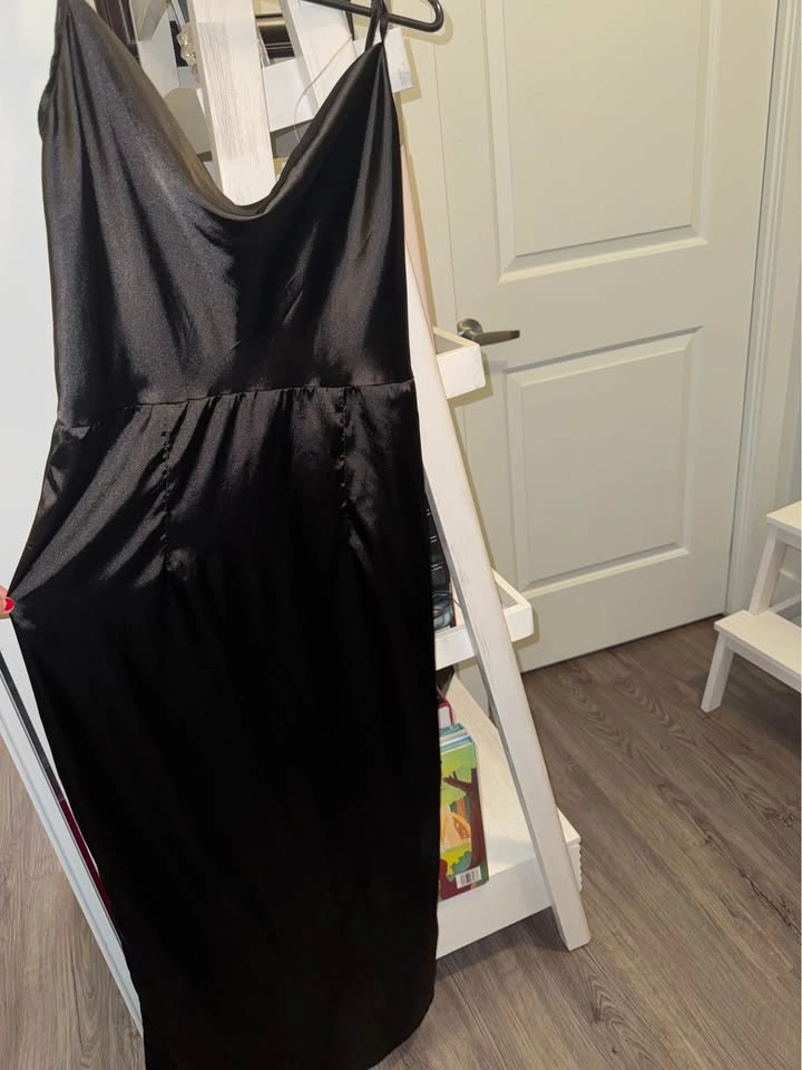 Satin black slim fit Shein dress - photo 3