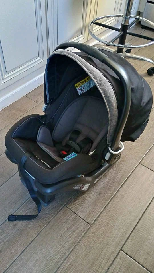 Graco Newborn Car Seat