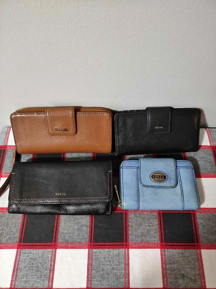 Fossil Leather Wallets