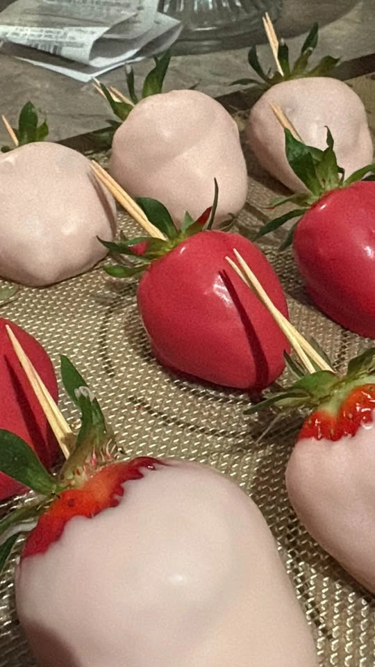 Chocolate Covered Treats: Strawberries, Pretzels, and Cakes - photo 4