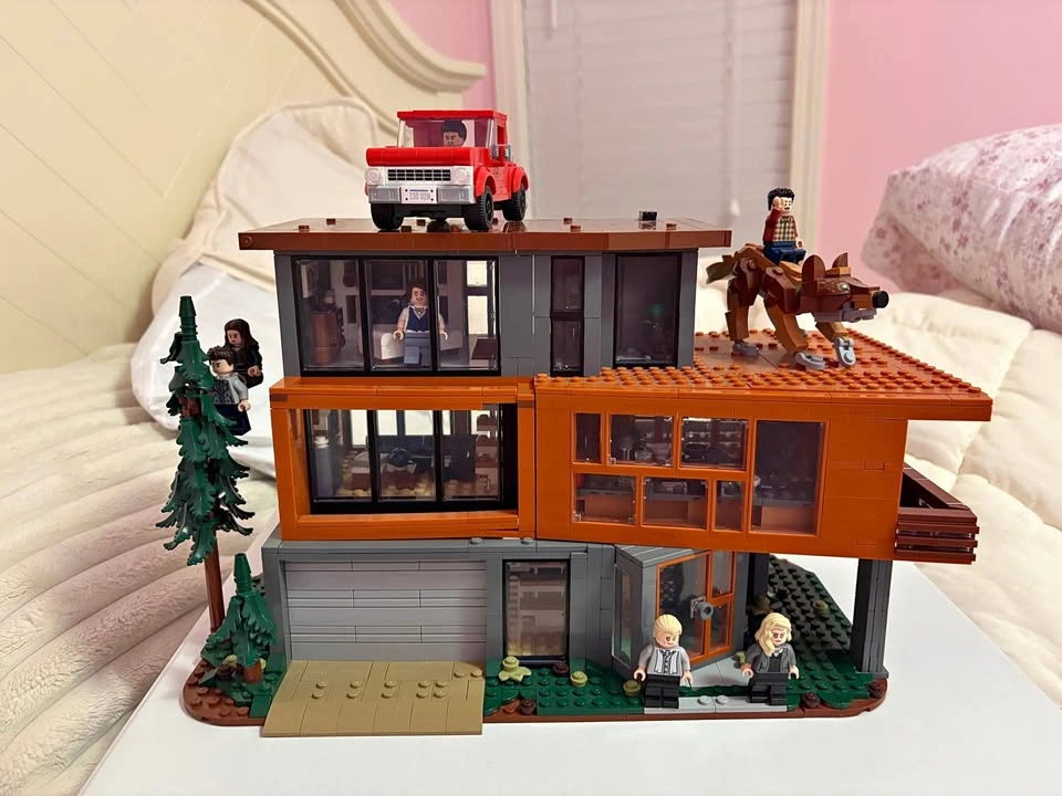 PRE BUILT lego twilight Cullen house