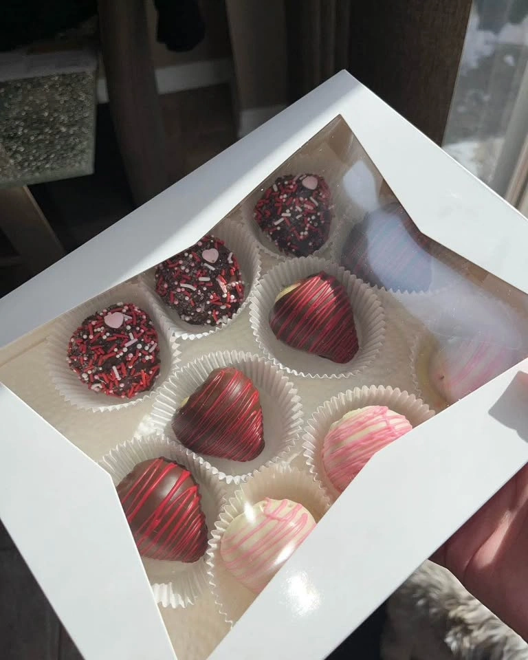 chocolate covered strawberries 🍓🤍 - photo 2
