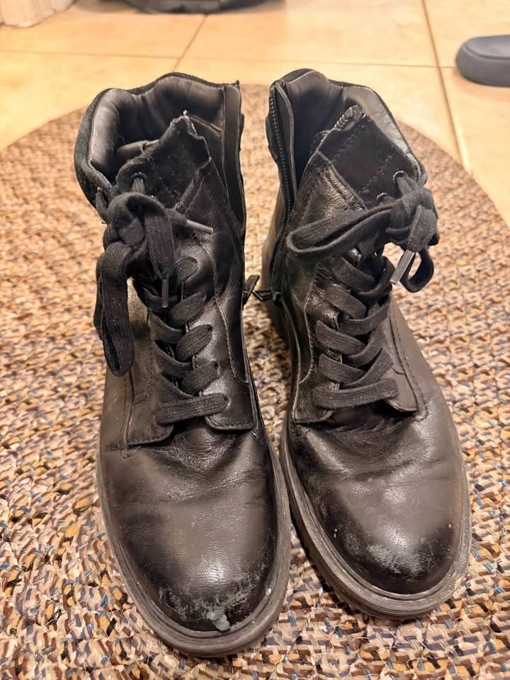 Calvin Klein Talia 34E7737 Black Leather Boots Size US 6