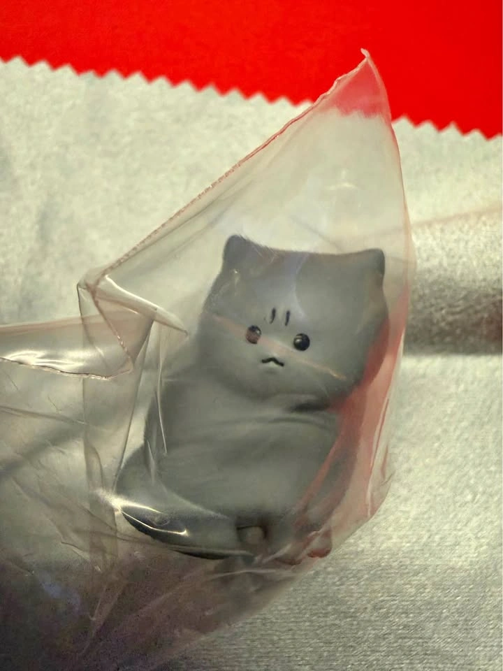 NEW Bandai Namco Angry Cat Gashapon Figure