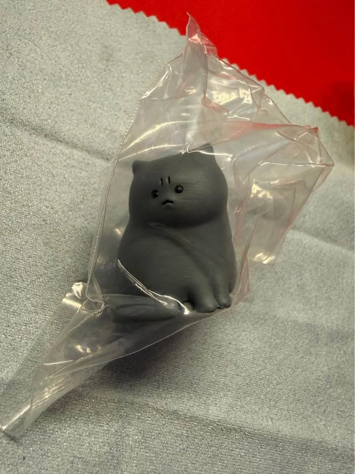NEW Bandai Namco Angry Cat Gashapon Figure - photo 2