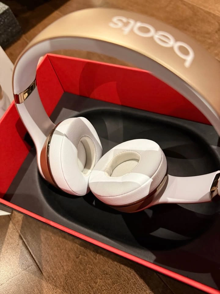OPENBOX, NEW Beats Solo 3 Wireless Headset - photo 2