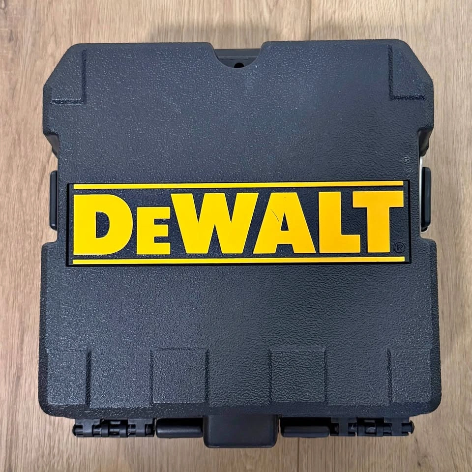 DeWalt DW0822CG Cross Line / Plumb Spot Combination Laser
