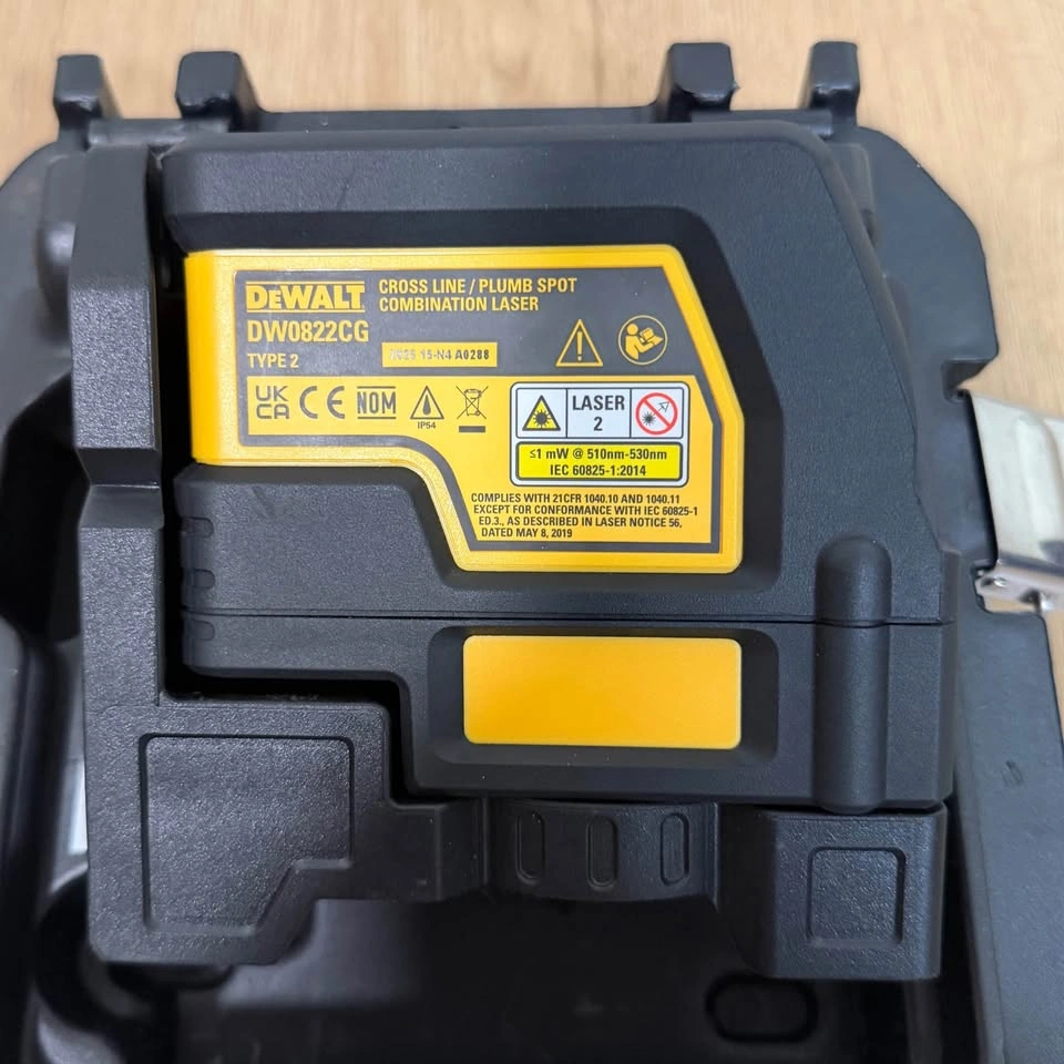 DeWalt DW0822CG Cross Line / Plumb Spot Combination Laser - photo 3