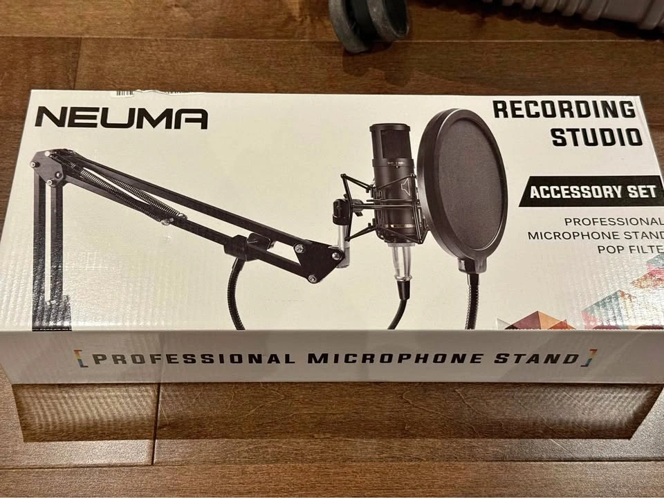 USED, LIKE NEW NEUMA Professional Microphone Stand Accessory Set