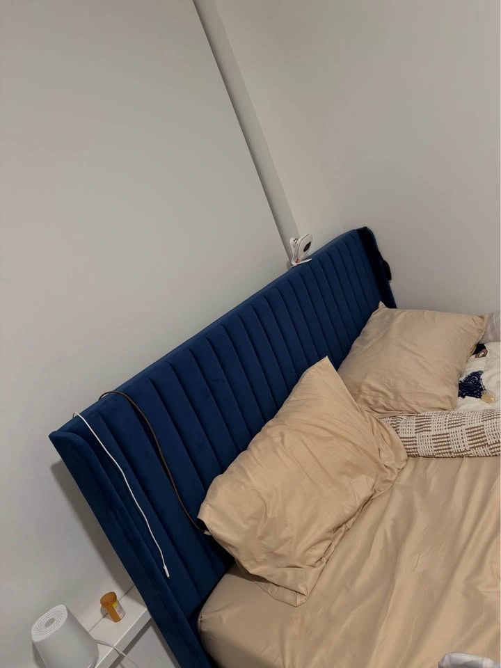 Queen Bed frame - photo 2