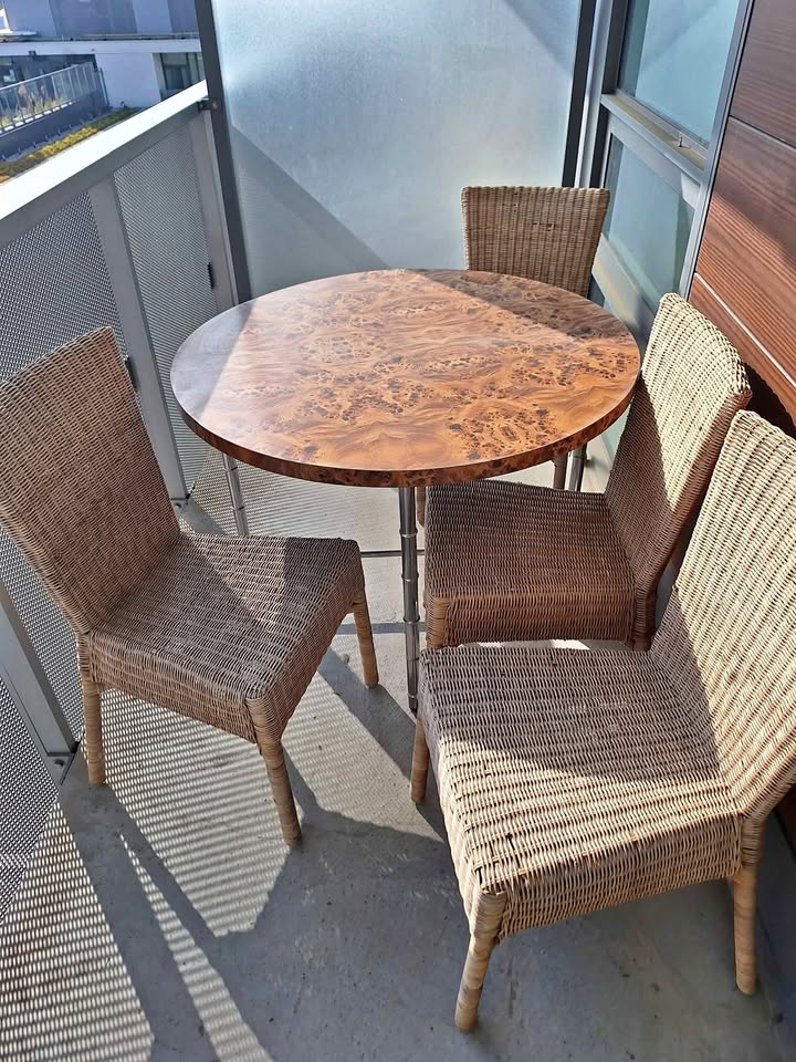 Patio table with Chairs