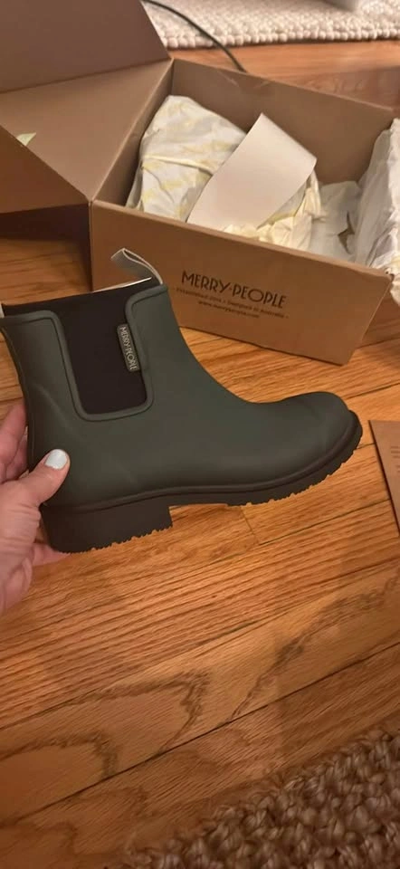 Merry People Bobbi Ankle Rainboot - Forest Green, Size 40
