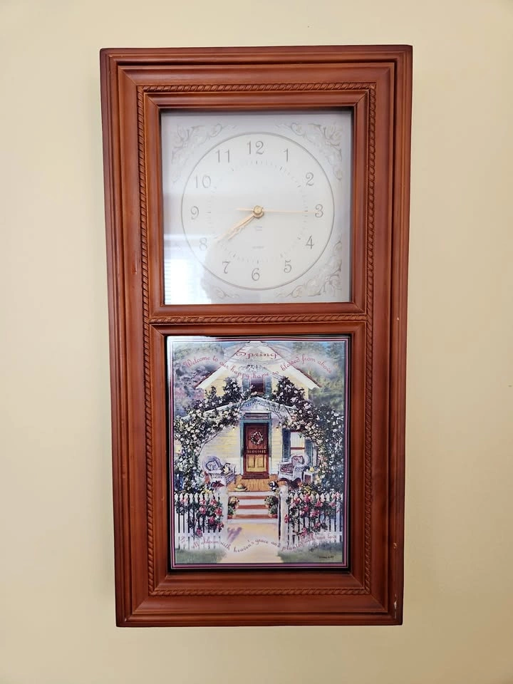 Times at Home Clock with Seasonal Collector Plates
