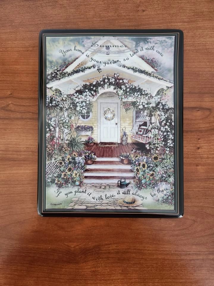 Times at Home Clock with Seasonal Collector Plates - photo 2
