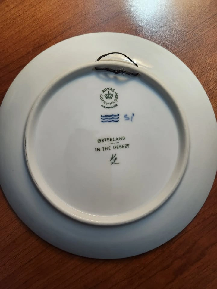Royal Copenhagen & Bing & Grondahl 1972 Collector Plates - photo 4