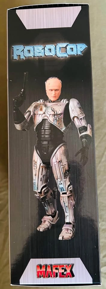 Mafex No. 192 RoboCop Murphy Head/Damage Ver. Action Figure - photo 4