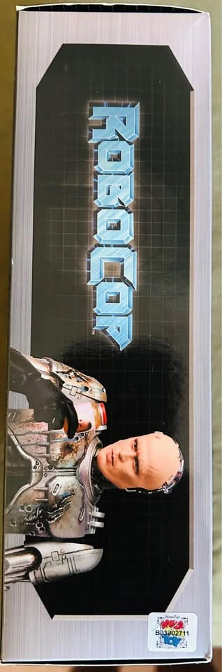 Mafex No. 192 RoboCop Murphy Head/Damage Ver. Action Figure - photo 5