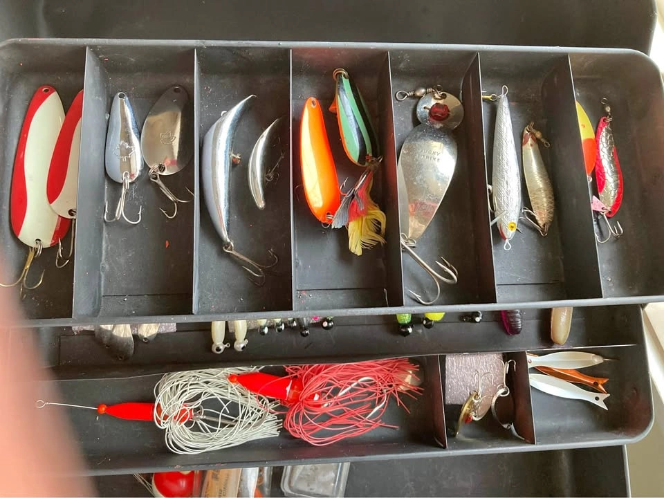 Estate Sale Vintage Metal Tackle Box With Lures
