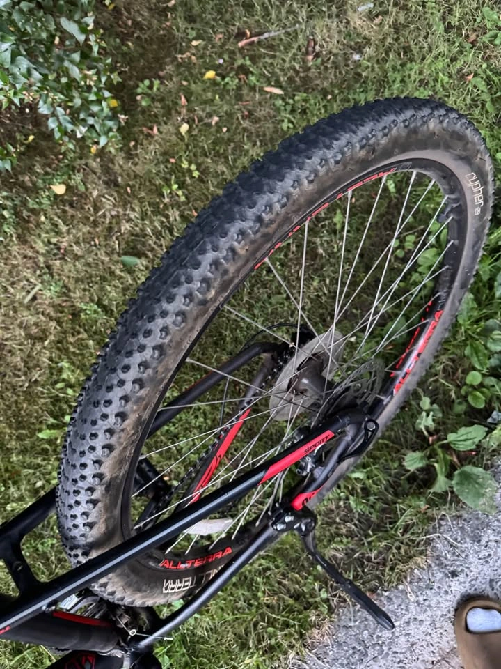 GT Avalanche Sport 29 – Large Frame – Excellent Condition - photo 5