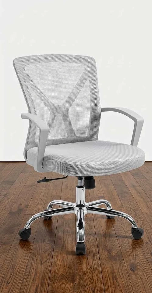 Ergonomic White Mesh Office Chair (Excellent Condition)