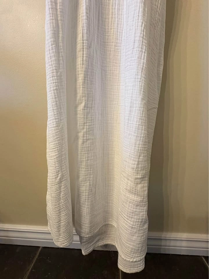 Aritzia - size small, NWT white 100% airplush double layered cot - photo 4