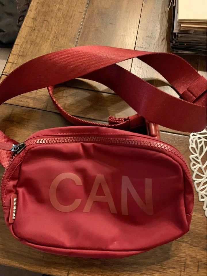 Lululemon waist belt/bag