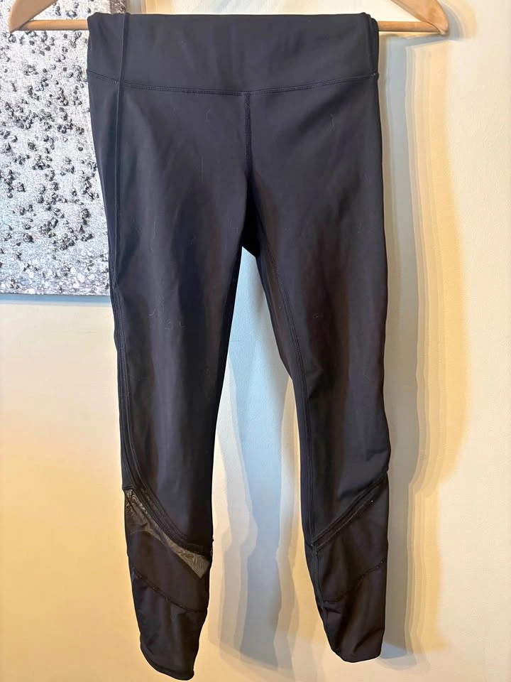 Lululemon black leggings sz 2