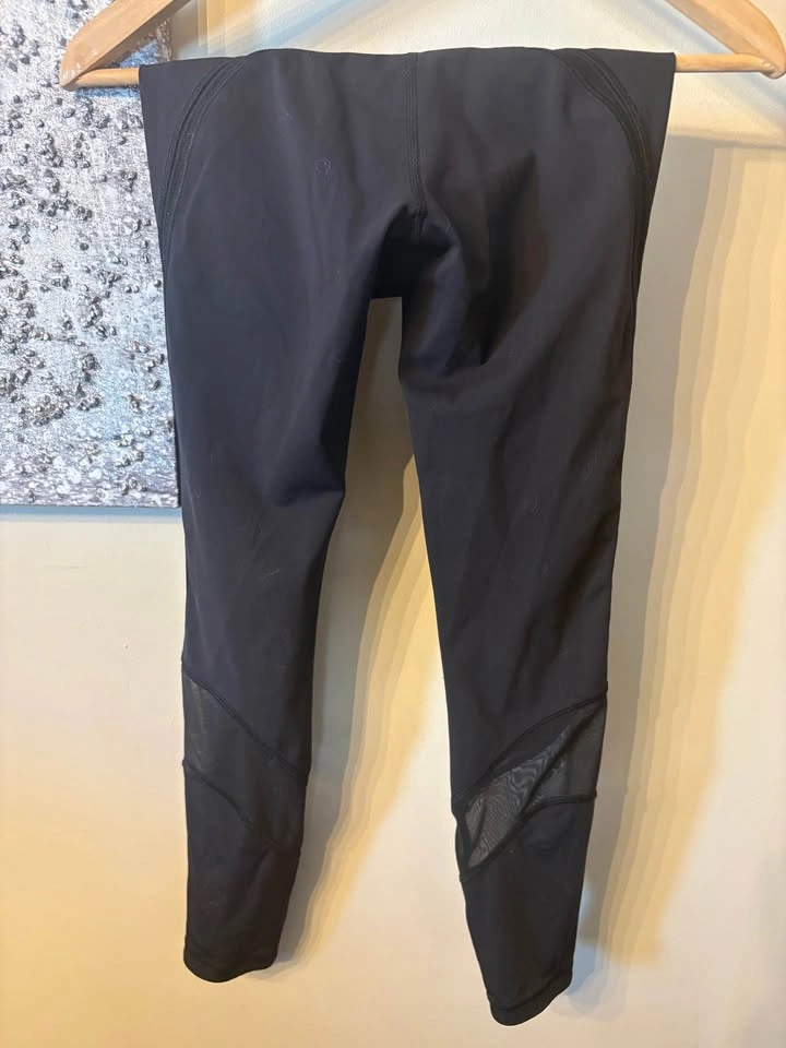 Lululemon black leggings sz 2 - photo 2