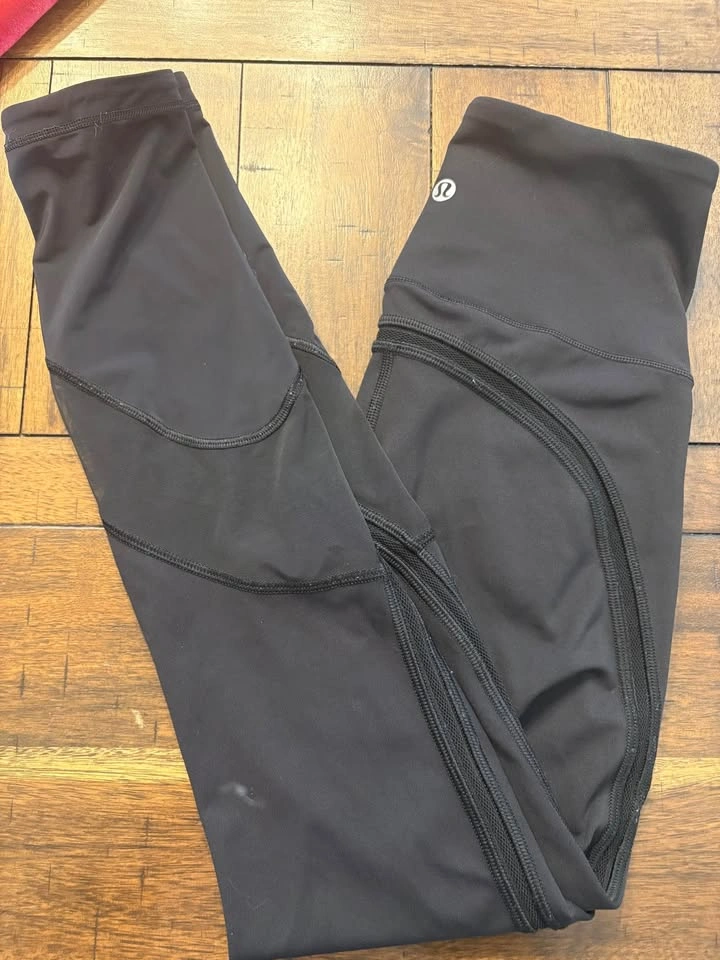 Lululemon black leggings sz 2 - photo 3