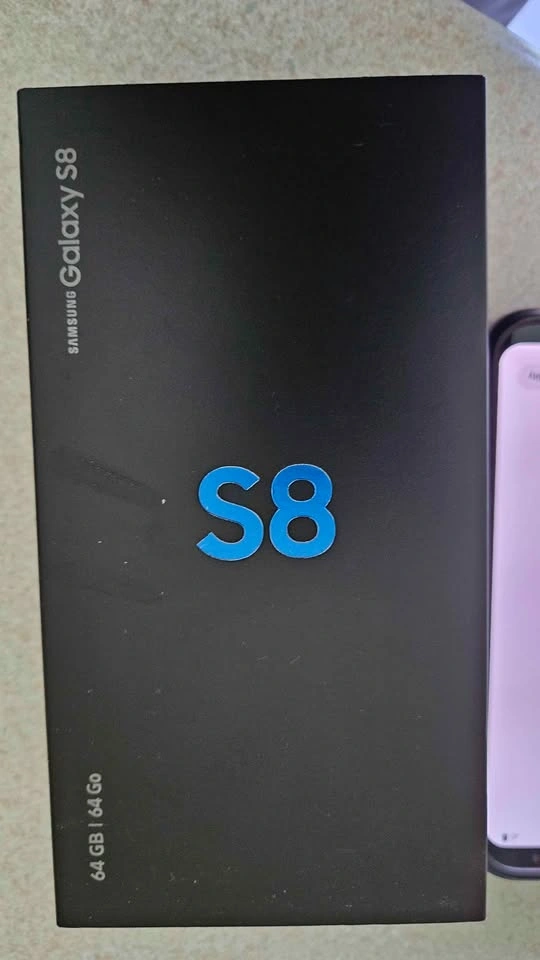 Samsung Galaxy S8 - photo 2