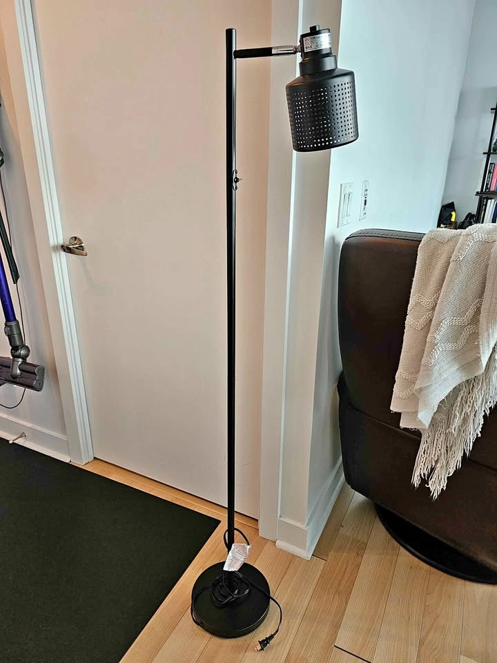 Floor lamp E26 Socket